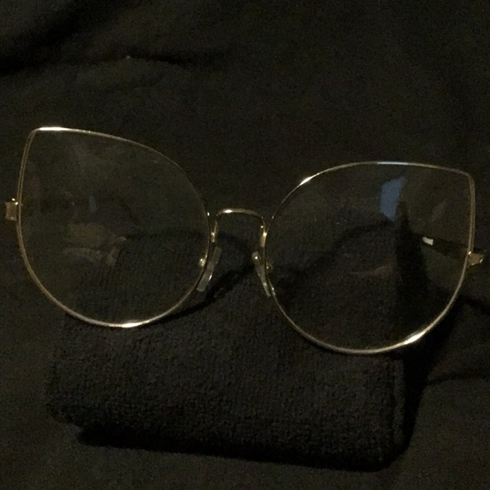 Cat eye gold frame glasses